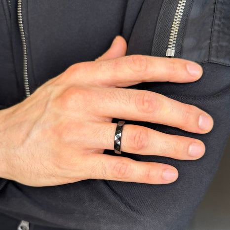 PAGO Diamond Black